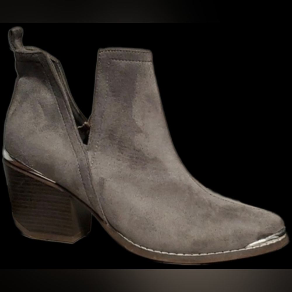 Women's Journee Collection Issla Heeled Ankle Bootie Grey Faux Suede